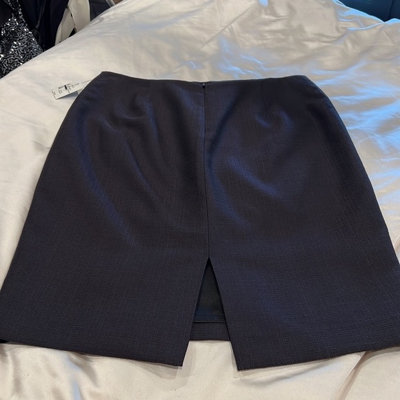 Tahari Pencil Skirt - Picture 5 of 9
